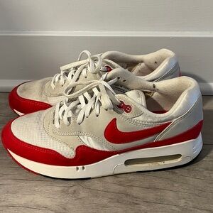 Airmax 

Condition: worn
Size: Women’s 9
No box